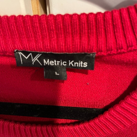Metric Knits Sweater in Large - Picture 2 of 8